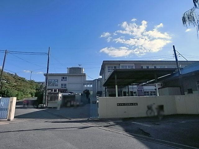 Primary school. Hirakata 676m up to municipal Sugawara East Elementary School
