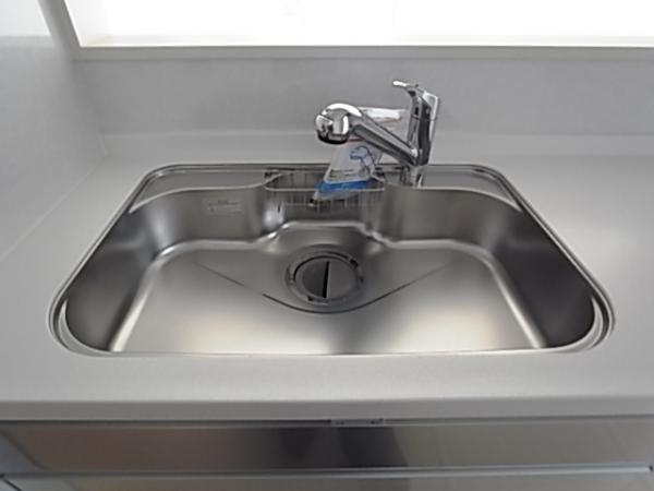 Other Equipment. Washing a breeze in the spacious sink