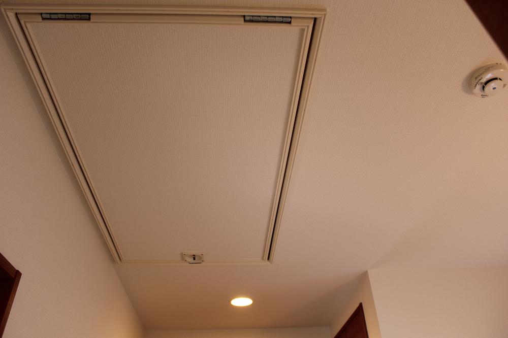 Receipt. Attic housed, It is convenient to clean up of season products.