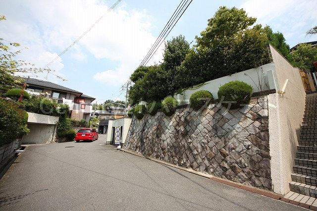 Local photos, including front road. Local (September 2013) Shooting