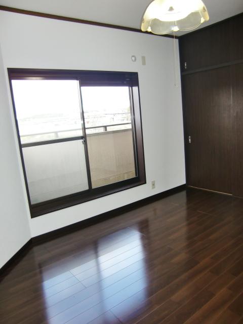 Non-living room. 2 Kaiyoshitsu