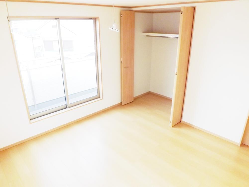 Non-living room. Local photos (Western-style)