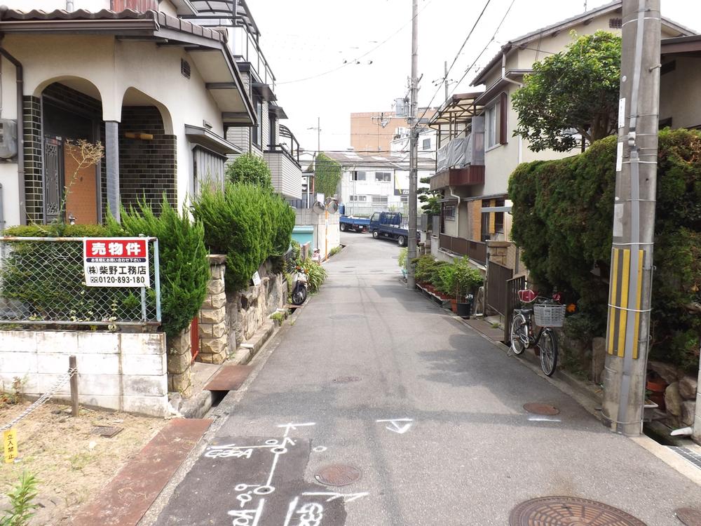 Local photos, including front road. Local photo (front road)