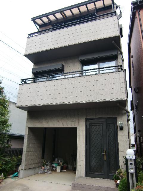 Local appearance photo. Local (11 May 2012) shooting