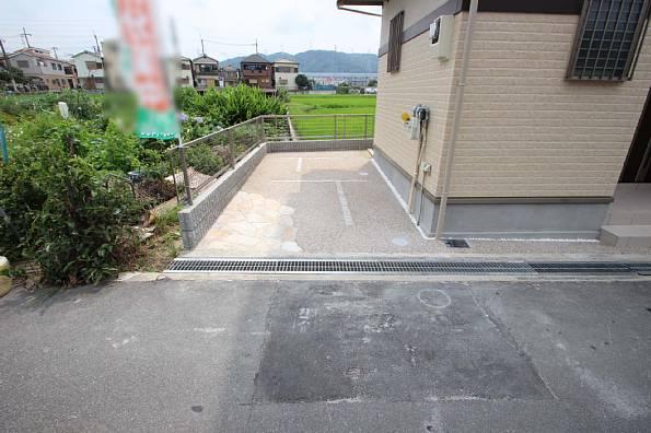 Parking lot. Parking Lot! !