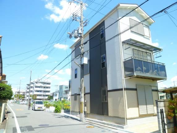 Local appearance photo. Building the completed! ! At any time you can be your tour! ! Local (H25.8.20)