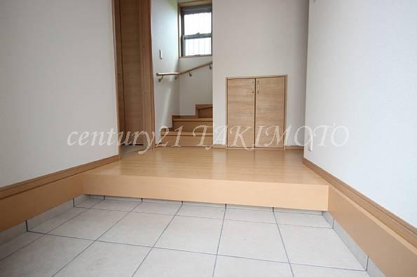 Other introspection. Always bright entrance! !