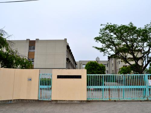 Junior high school. Shodainaka to school (Municipal) 530m Shodainaka a 7-minute walk to school