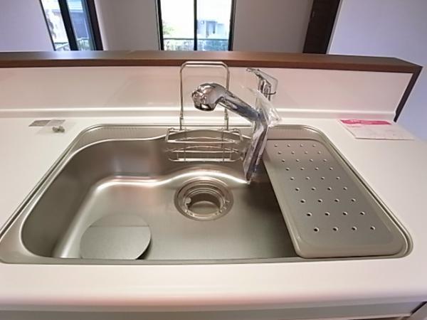 Other Equipment. Washing a breeze in the spacious sink