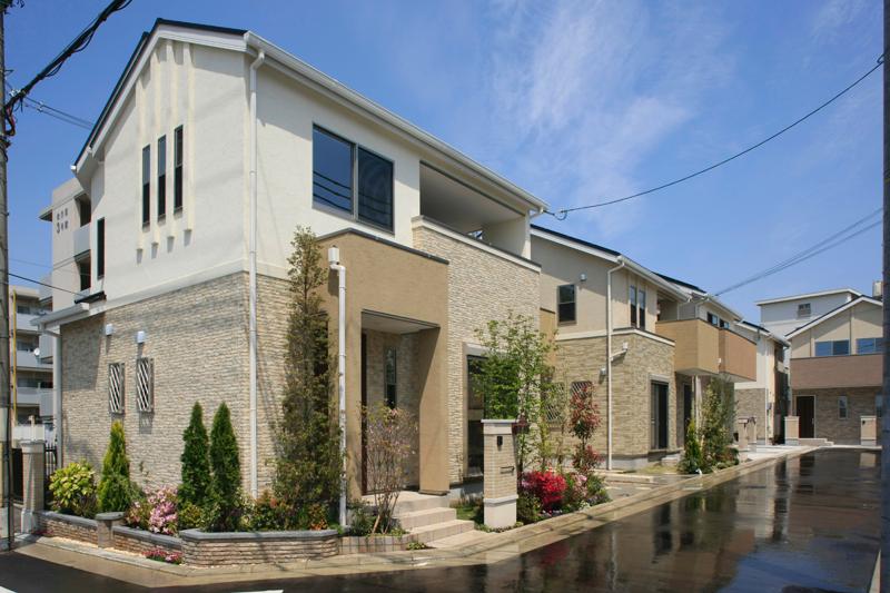 Local appearance photo. Natural appearance design with earthy tones. Blend naturally, Forming a beautiful cityscape.