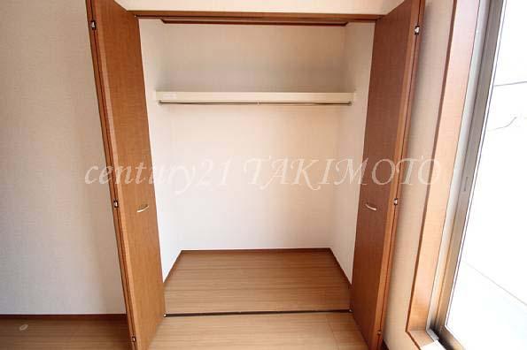 Receipt. Easy also clothes storage in the hanger pipe with!