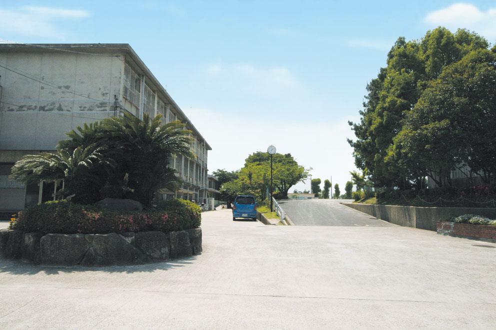 Primary school. Taguchiyama 800m up to elementary school