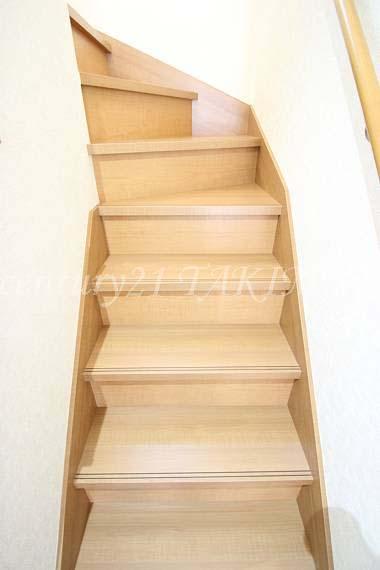 Same specifications photos (Other introspection). Stairs is safe railing with!