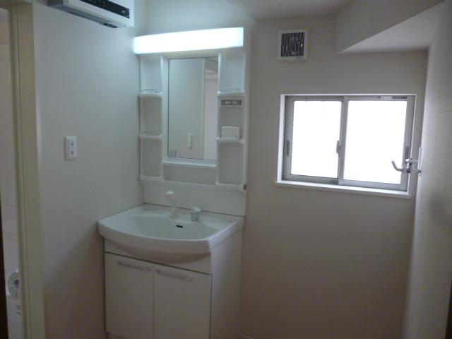 Other introspection. Wash basin with shampoo dresser