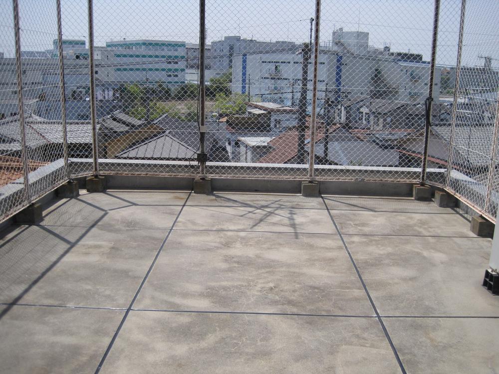 Balcony. Second floor beer garden terrace