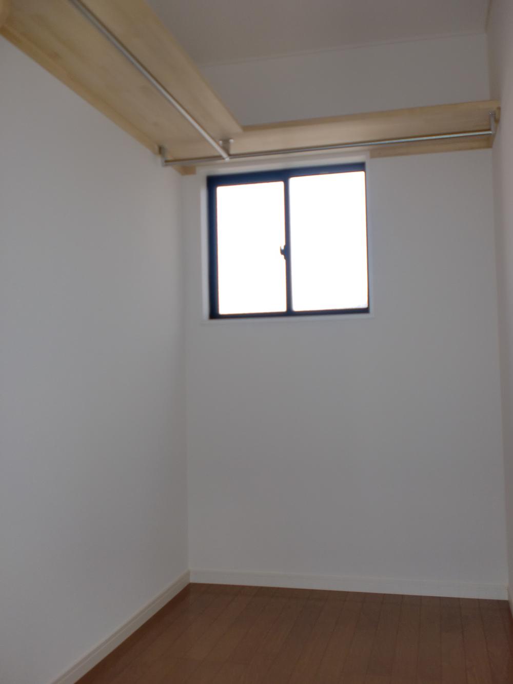 Receipt. Walk-in closet