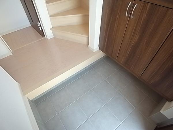 Entrance. Spacious space, Storage also enhance the specification entrance