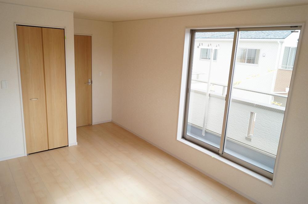 Non-living room. Local photos (Western-style)