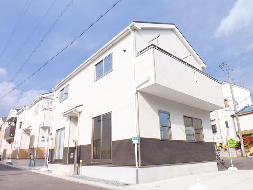 Same specifications photos (appearance). Same specifications photos (appearance) Limited 1 compartment! Parking three Allowed!