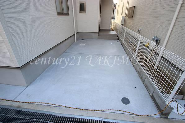 Parking lot. Spacious parking space!