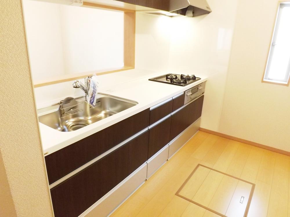 Kitchen. Local photo (kitchen) Housed plenty of face-to-face system Kitchen!