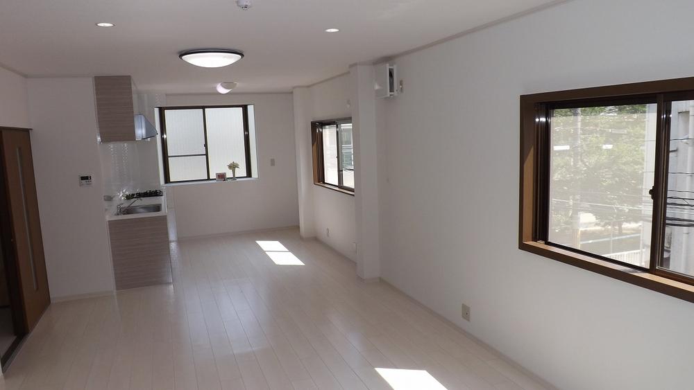 Living. Bright living! 