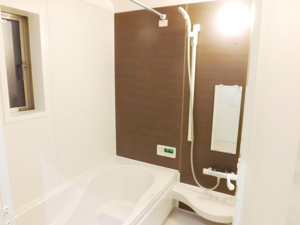 Bathroom. Local photo (bathroom) Bathroom heating dryer! Warm bath!