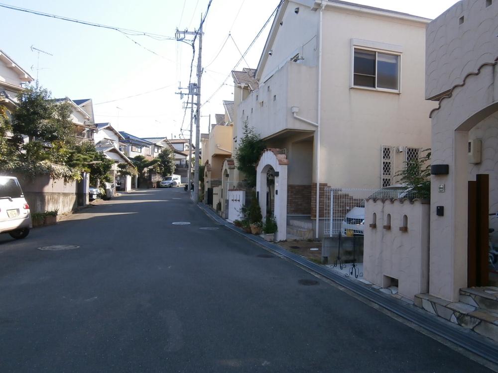 Local photos, including front road. Local photo (front road)