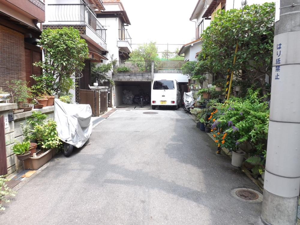 Local photos, including front road. Local photo (front road)