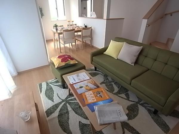 Same specifications photos (living). Same specifications living