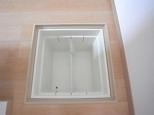 Other Equipment. Same specifications under the floor storage