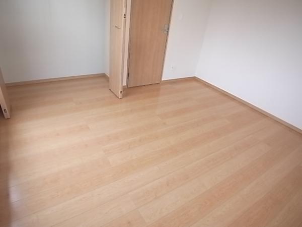 Same specifications photos (Other introspection). Same specifications Western-style