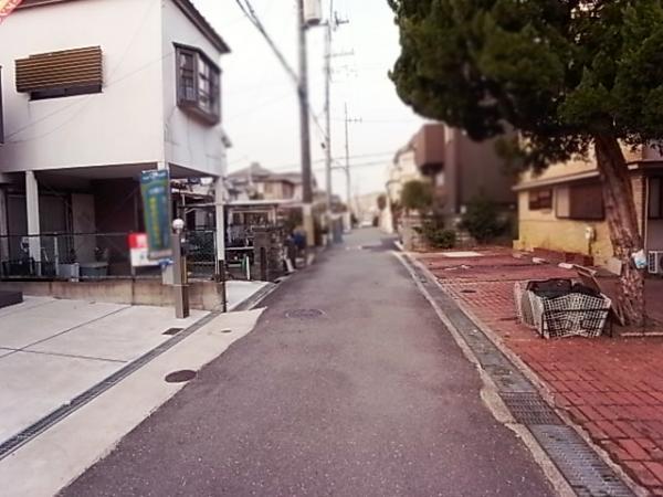 Local photos, including front road. Frontal road