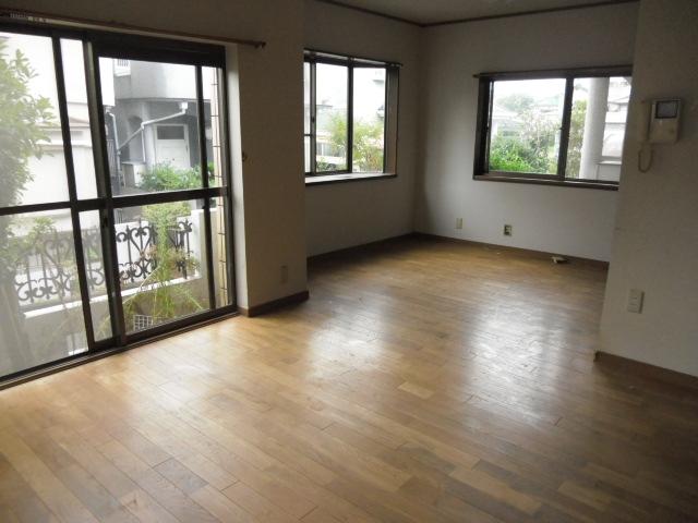 Living. Indoor (11 May 2013) Shooting