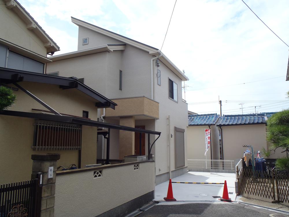 Local appearance photo. Local (11 May 2013) Shooting