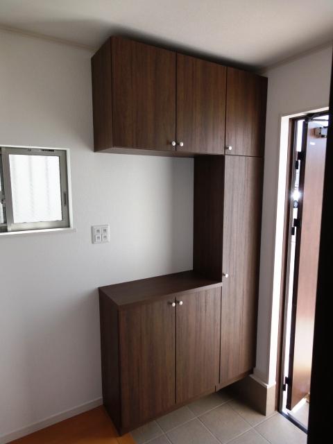 Entrance. Local photos (entrance)