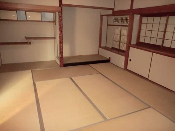 Non-living room. 8SLDK + LDK