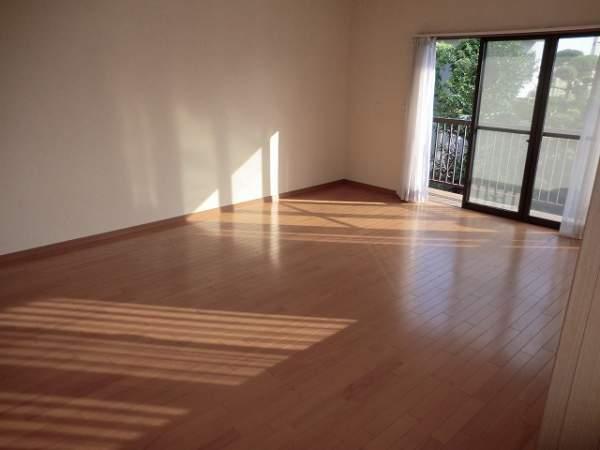 Non-living room. All rooms 8 quires more