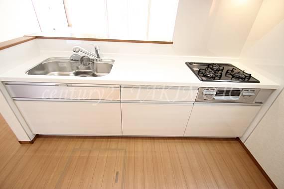 Same specifications photo (kitchen). It is a popular face-to-face kitchen.