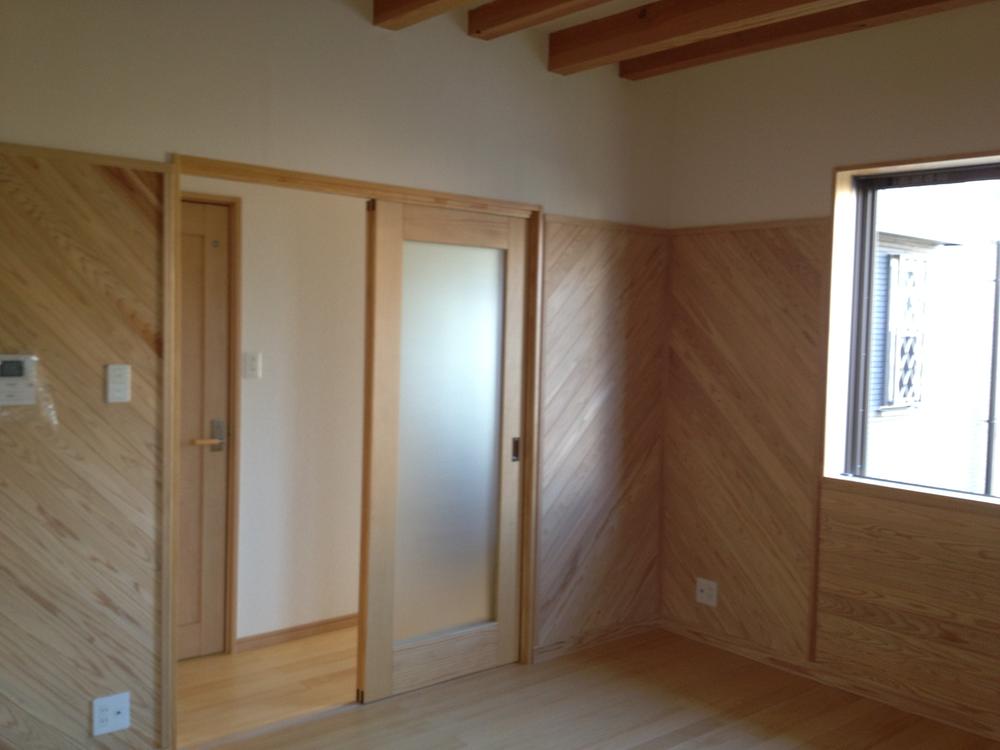 Living. Living the entrance door, It contains the soft light in frosted glass. There is a commitment to detail