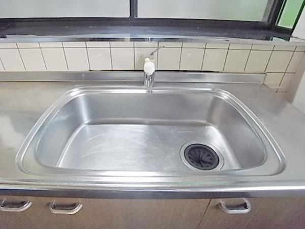 Other Equipment. Washing effortlessly in sync spacious