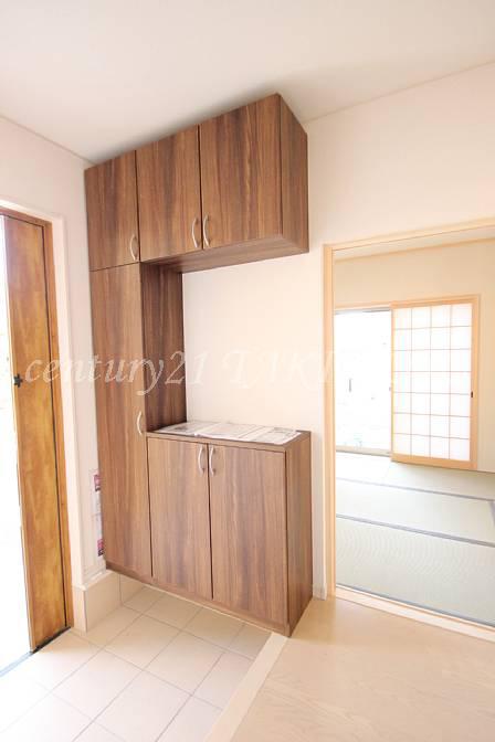 Entrance. You can a lot of shoes are housed in large shoes BOX