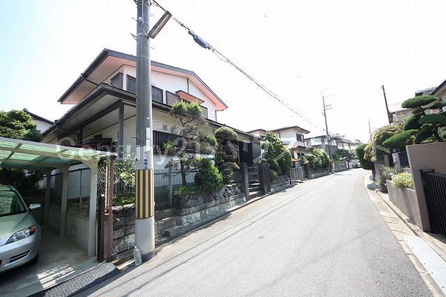 Local photos, including front road. Local (September 2013) Shooting