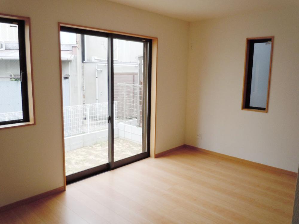 Same specifications photos (living). Since taken between always passing through the living room, Peace of mind you know the comings and goings of family! (The company example of construction photos)