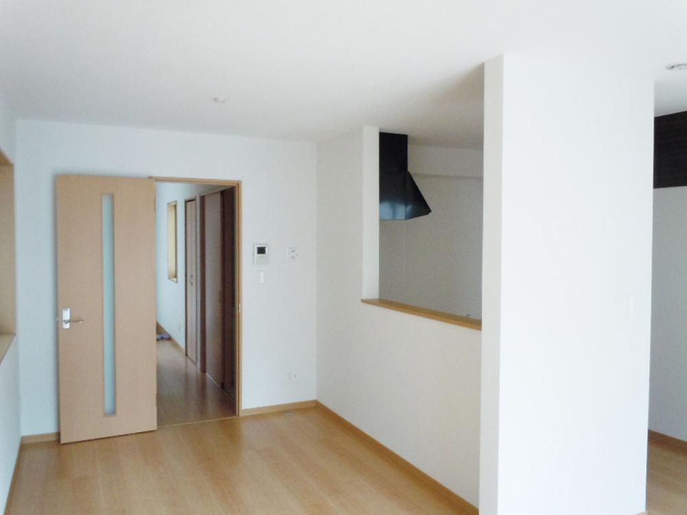 Same specifications photos (living). Brightly, Spend the time of family reunion in the living room and spacious. (The company example of construction photos)