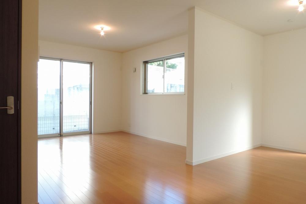 Living. Local photos (living) Unnecessary and easy care wax!