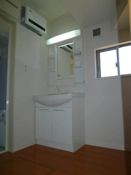 Wash basin, toilet. Operation button of the solar panel is here