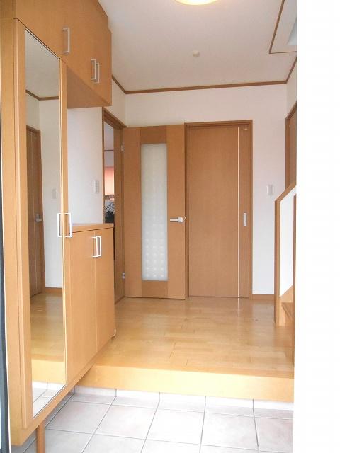 Entrance. Entrance is also beautiful. Storage is also because it is a lot, You can use clean and you.