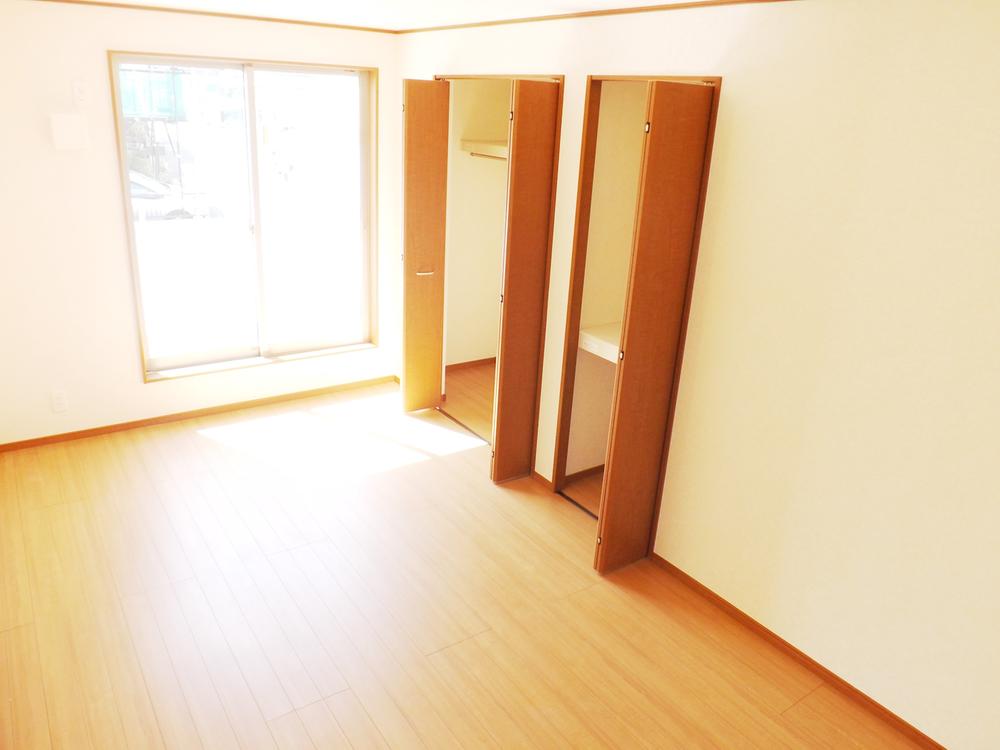 Same specifications photos (Other introspection). Same specifications photos (Western-style)