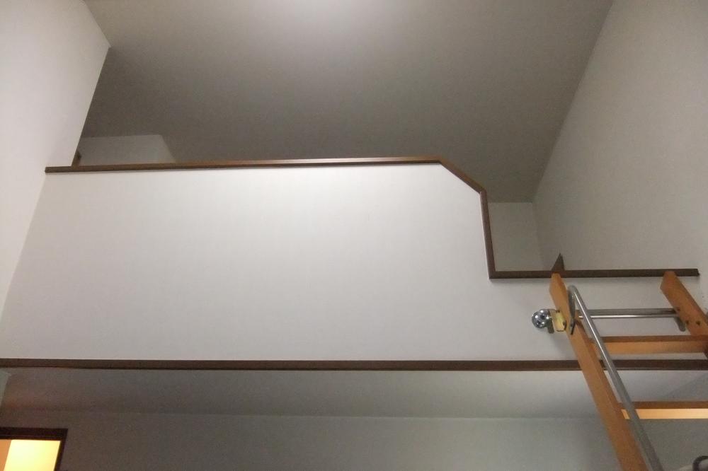 Other introspection.  ☆ Spacious loft ☆ 